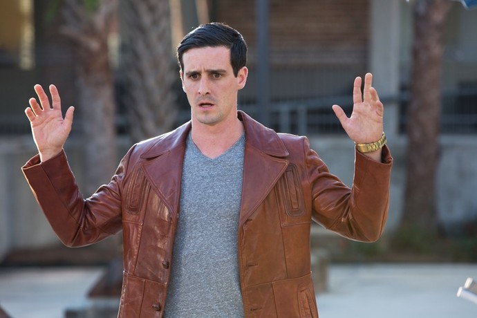 The entertainment industry is often defined by its leading icons, yet its soul frequently resides in the hands of its character actors—the chameleons who disappear into roles, providing the grit, vulnerability, and realism that ground even the most fantastical stories. James Ransone (1979–2025) was the quintessence of this craft. Known for his "haunted" gaze and an uncanny ability to portray men on the brink, Ransone built a career that spanned from the gritty streets of Baltimore in The Wire to the cosmic horror of Stephen King’s It Chapter Two. James Ransone – Complete Biography, Career, Movies, TV Shows & Personal Life